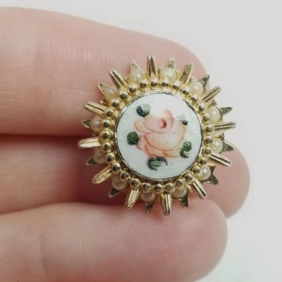 Vintage Coro Pink Enamel Rose Pin, Starburst Gold Tone Faux Pearl Brooch, Estate - Picture 1 of 7